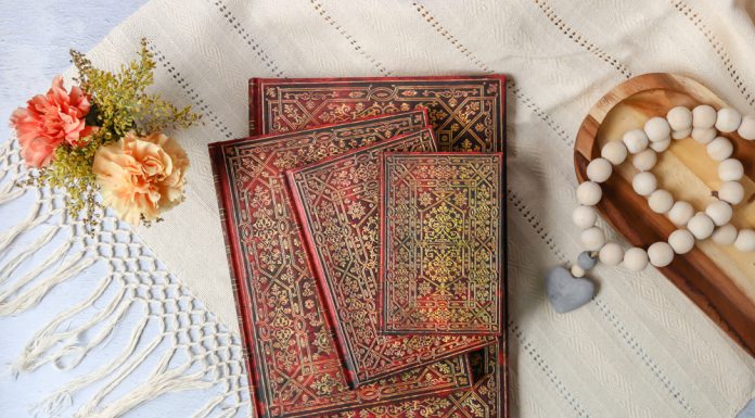 Chantilly Brilliance Is On Display in Our New Carta Condé Evangeline Design