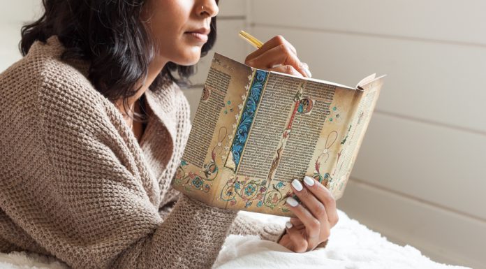 7 Quotes to Inspire You to Write Down Your Story