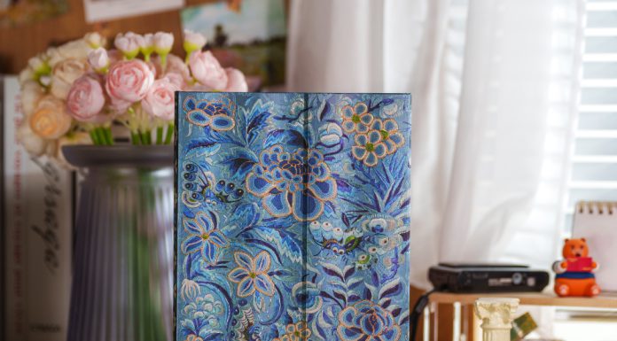 Our Exquisite Blue Willow Design Is a Feast of Elegance